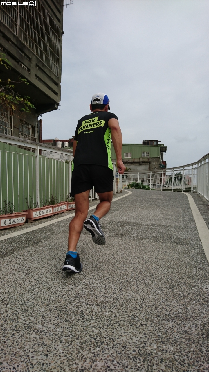 UNDER ARMOUR Charged Bandit 2 慢跑鞋~試穿心得分享~