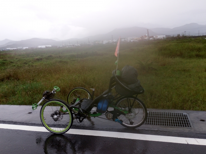 斜躺車兩天一夜 雨中墾丁流浪全紀錄