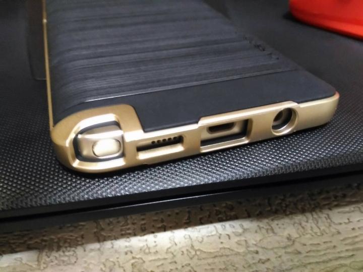 手機殼開箱-室友的防摔殼