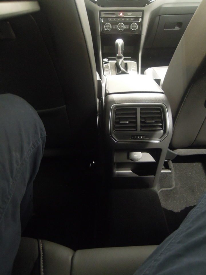 終於擠出時間的快速Sportsvan賞車記