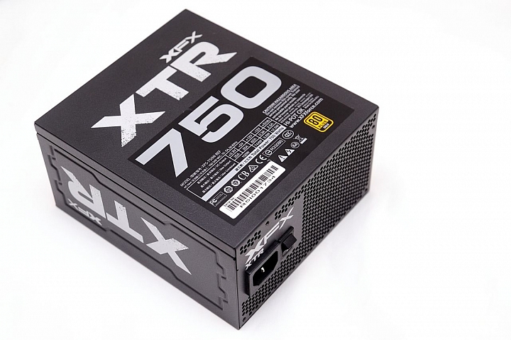 重返台灣市場首作,XFX XTR 750W 金牌全模組化電源供應器開箱測試