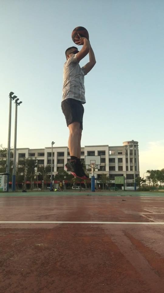 稀有低調的隱形戰機 ASICS NAKED EG03