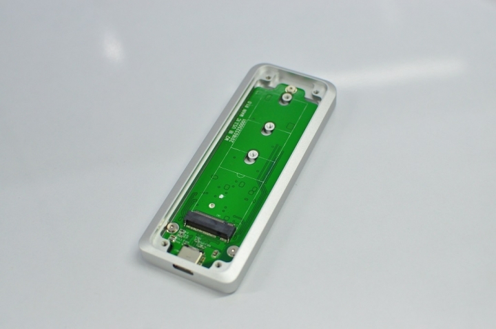 CyperSlim M2 M2R高質感USB3.1外接盒開箱分享