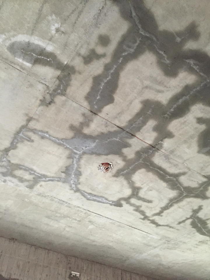 預售屋屋頂漏水,要怎麼跟建商應對?