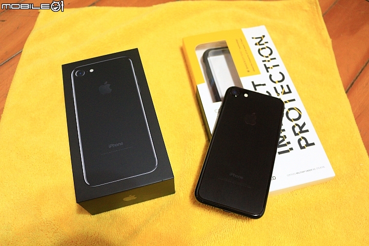 iPhone 7 Jet Black 曜石黑 使用24小時 開箱 加犀牛盾保護殼及保護貼
