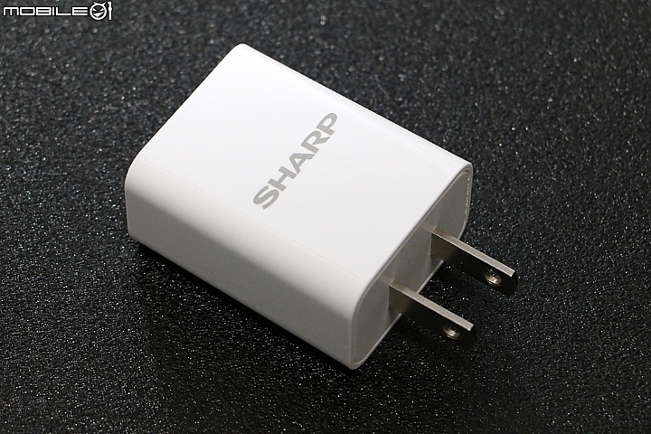 SHARP Z2十核金屬機 充電30分鐘能達50%電量
