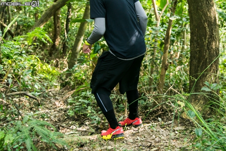 對抗鬆軟地形 SALOMON SPEEDCROSS 4