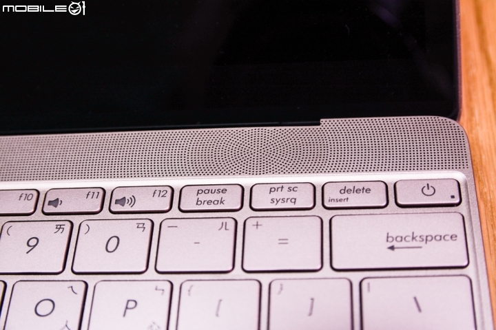 玫瑰金+七代Core I7的ZenBook3 (UX390UA)開箱