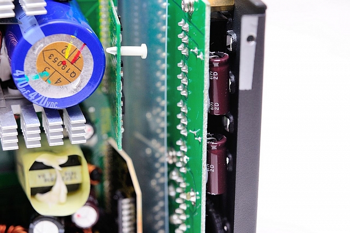 重返台灣市場首作,XFX XTR 750W 金牌全模組化電源供應器開箱測試