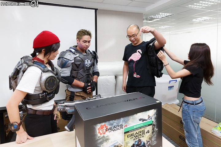 《戰爭機器 4》上市在即 JD、Kait 突進小惡魔總部
