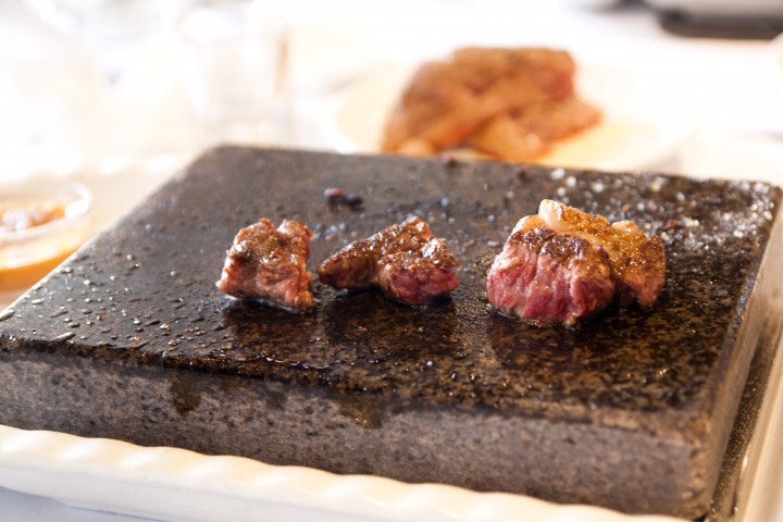 【美食。食記】台中 台中市 肉質中等 油煙稍重 牛排 豬排 雞排 凱恩斯岩燒餐廳