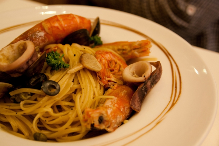 【美食。食記】彰化市 本土食材 風味精湛 藍廚 義大利麵 持續進步的餐廳