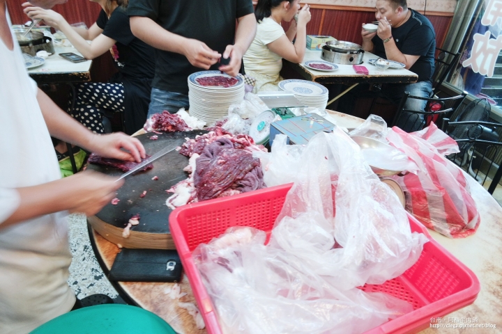 【台南仁德│火鍋】阿裕牛肉鍋│鮮嫩嚼勁多種口感新鮮牛肉,不同部位一次滿足│台南人氣老饕名店,在地人觀光客都愛