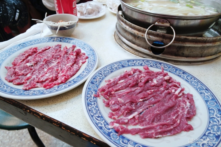 【台南仁德│火鍋】阿裕牛肉鍋│鮮嫩嚼勁多種口感新鮮牛肉,不同部位一次滿足│台南人氣老饕名店,在地人觀光客都愛