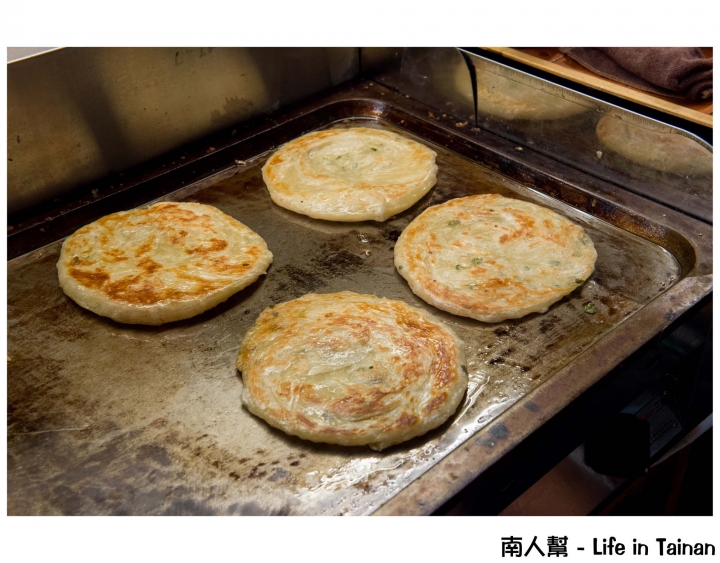 【台南市東區-夜市美食】20多種口味蔥抓餅│大東夜市限定~~好吃樂蔥抓餅