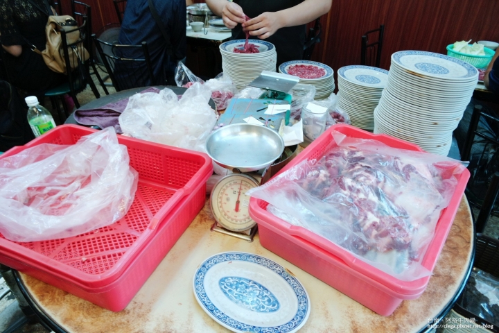 【台南仁德│火鍋】阿裕牛肉鍋│鮮嫩嚼勁多種口感新鮮牛肉,不同部位一次滿足│台南人氣老饕名店,在地人觀光客都愛