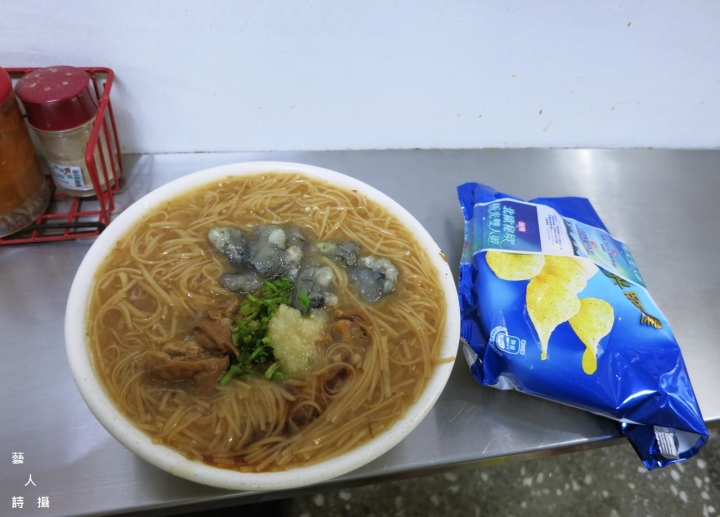很給力的大碗大腸麵線.同心大腸蚵仔麵線