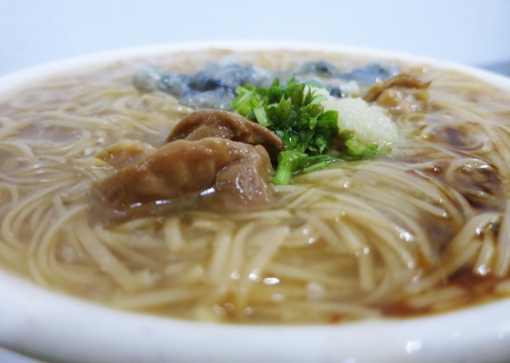 很給力的大碗大腸麵線.同心大腸蚵仔麵線