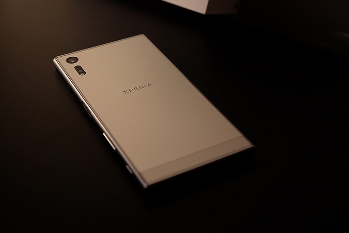 精煉鉑爵銀_SONY XZ