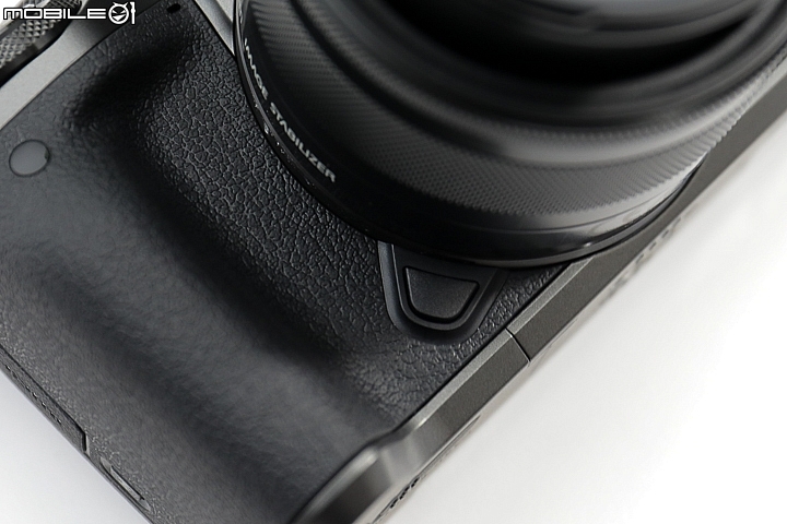 【採訪】Canon EOS M5 搭載DAF技術對焦超犀利,連拍每秒9張支援下翻自拍!