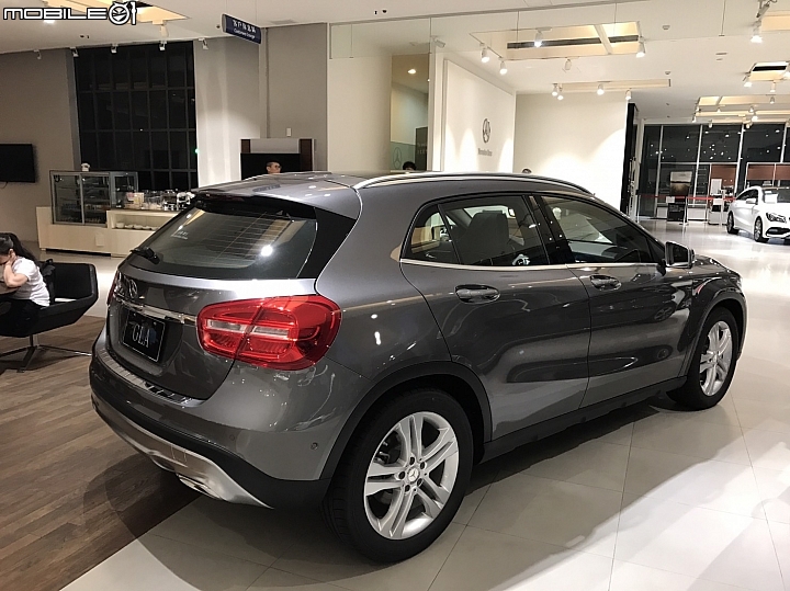 人生第一台車 Benz A180 AMG LINE 17年式開箱與人生第一次看賓士被羞辱心酸文。