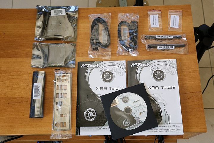 換換病發作,ASRock X99 Taichi + Intel Core i7-5930K