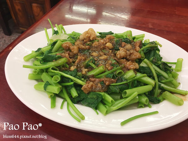 【逢甲】尊品原汁牛肉麵~湯頭好清爽~酸菜無限加