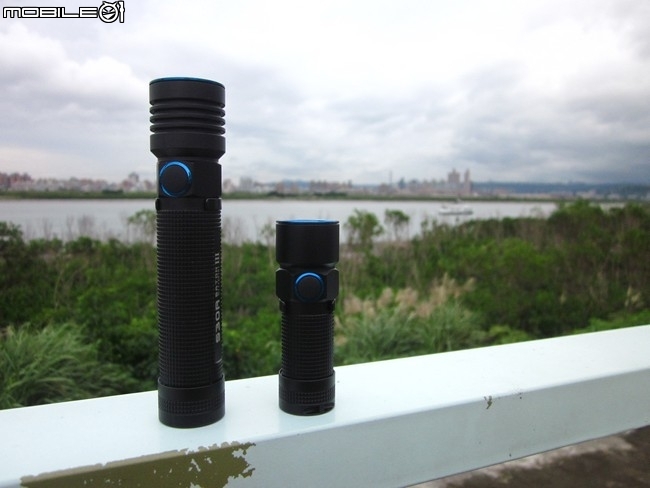 OLIGHT S10R III (16340) & S30R III (18650) 好用方便隨充EDC