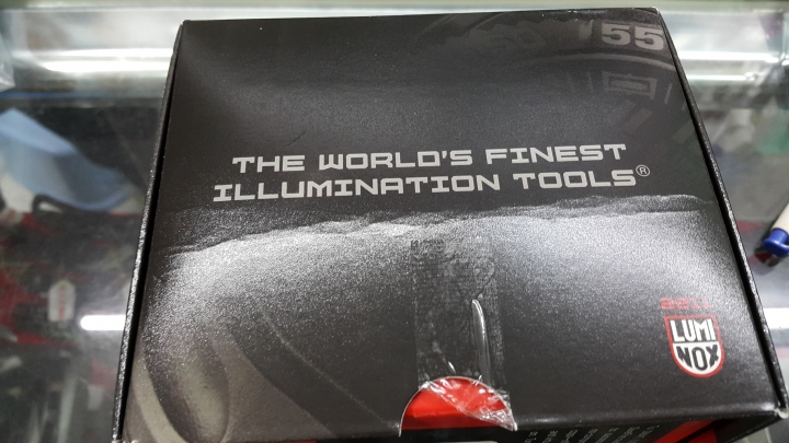 SureFire 2211 Luminox WristLight 手錶燈開箱