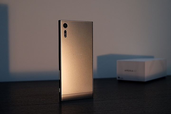 精煉鉑爵銀_SONY XZ