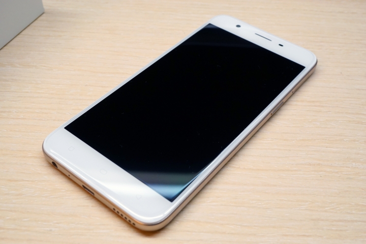 平價高水準 - OPPO A39 開箱&相機 & 美肌實測對決