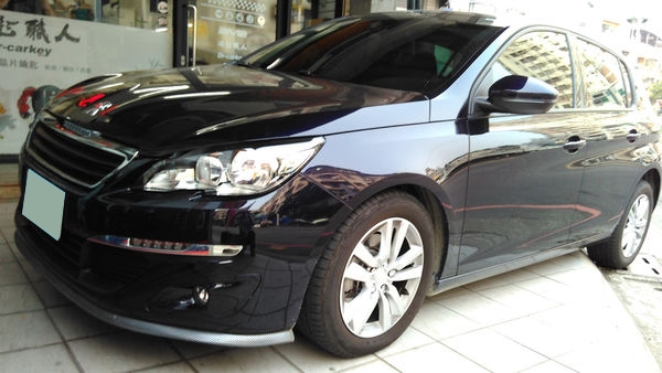 新買的PEUGEOT 308 只有一副摺疊遙控鑰匙