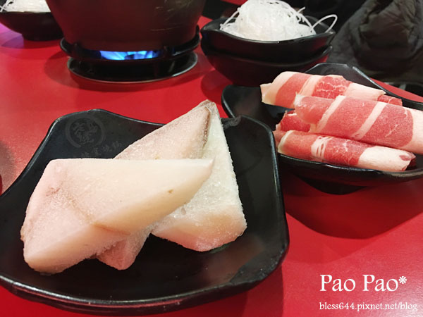 【台中】老先覺麻辣窯燒鍋(烏日店)~平價小火鍋~厚實龍骨湯底好順口
