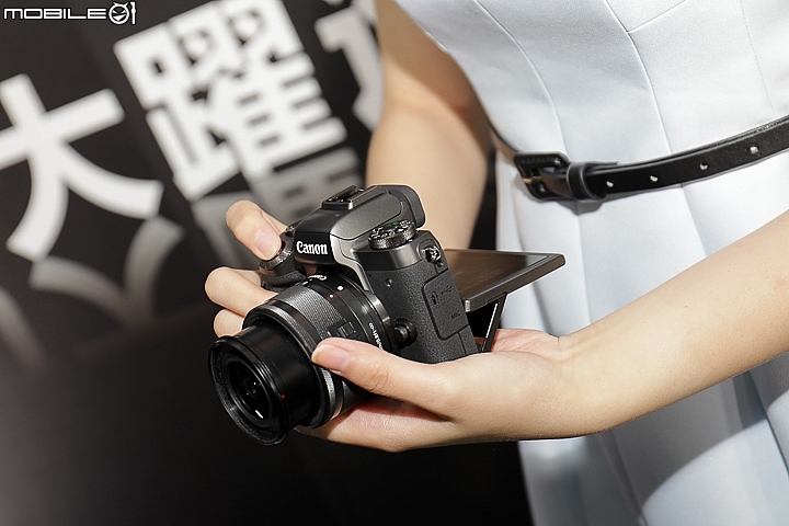 【採訪】Canon EOS M5 搭載DAF技術對焦超犀利,連拍每秒9張支援下翻自拍!