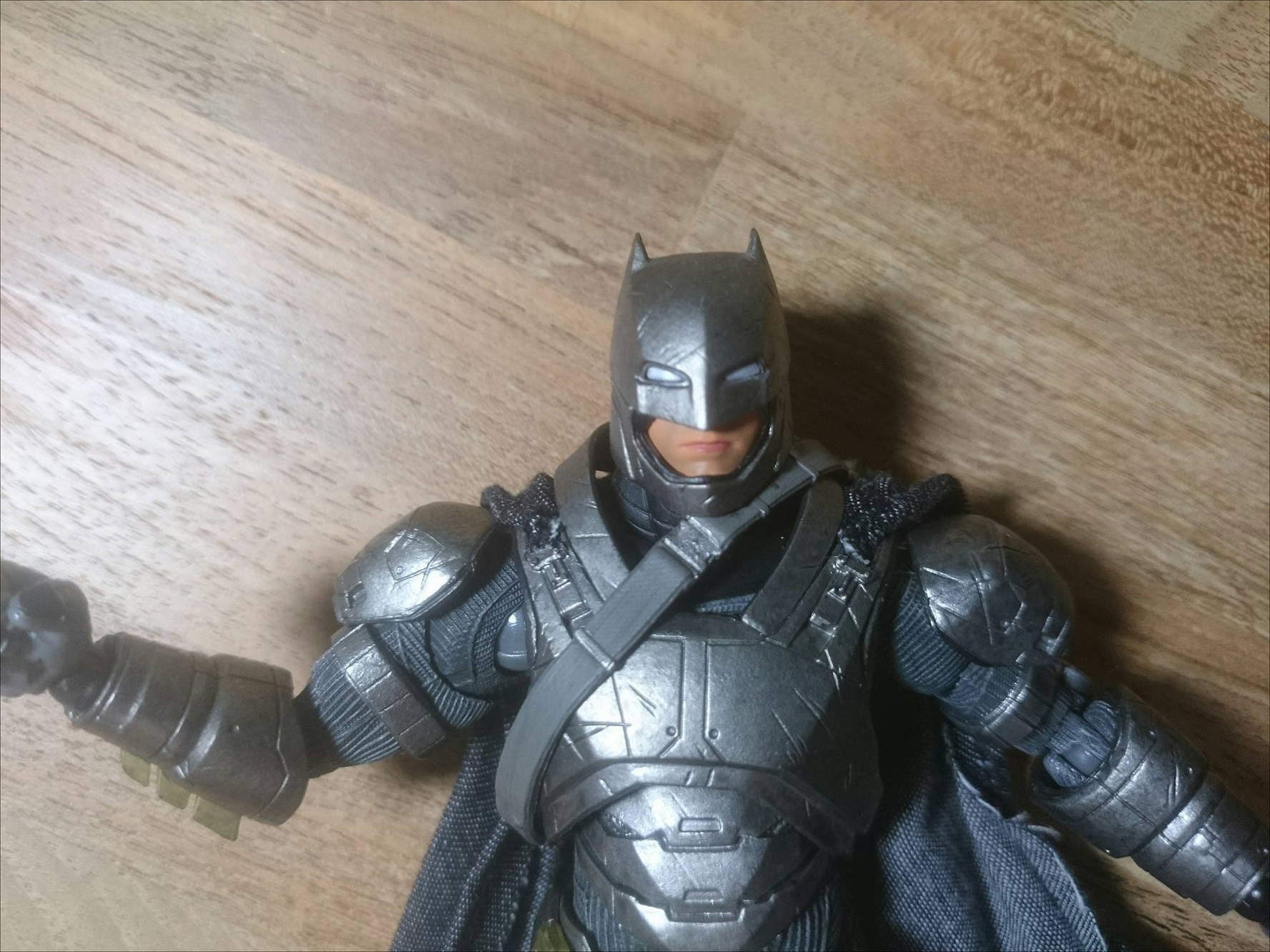 (簡單開箱) 日版 MAFEX 蝙蝠俠裝甲版 No.023 不專業分享
