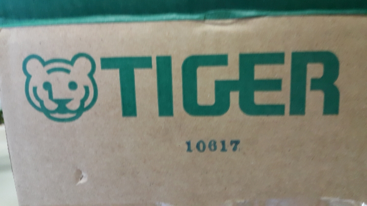虎牌電鍋不專業簡單開箱JKT-B102