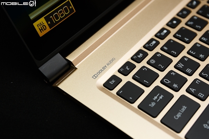 Acer Swift 7 約莫 1cm 的極致輕薄