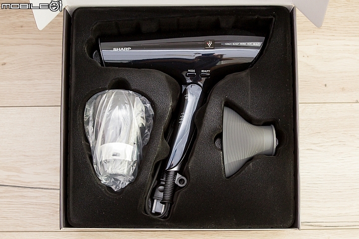 【獨家】吹髮同時在保養 SHARP 自動除菌離子吹風機(IB-GX9KT-B)開箱