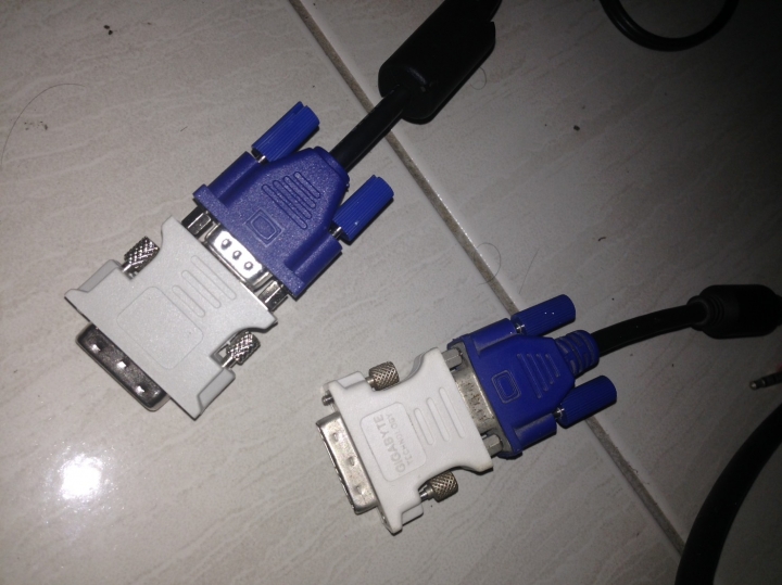 我的顯卡主機後面只有DVI-I 如何接雙螢幕