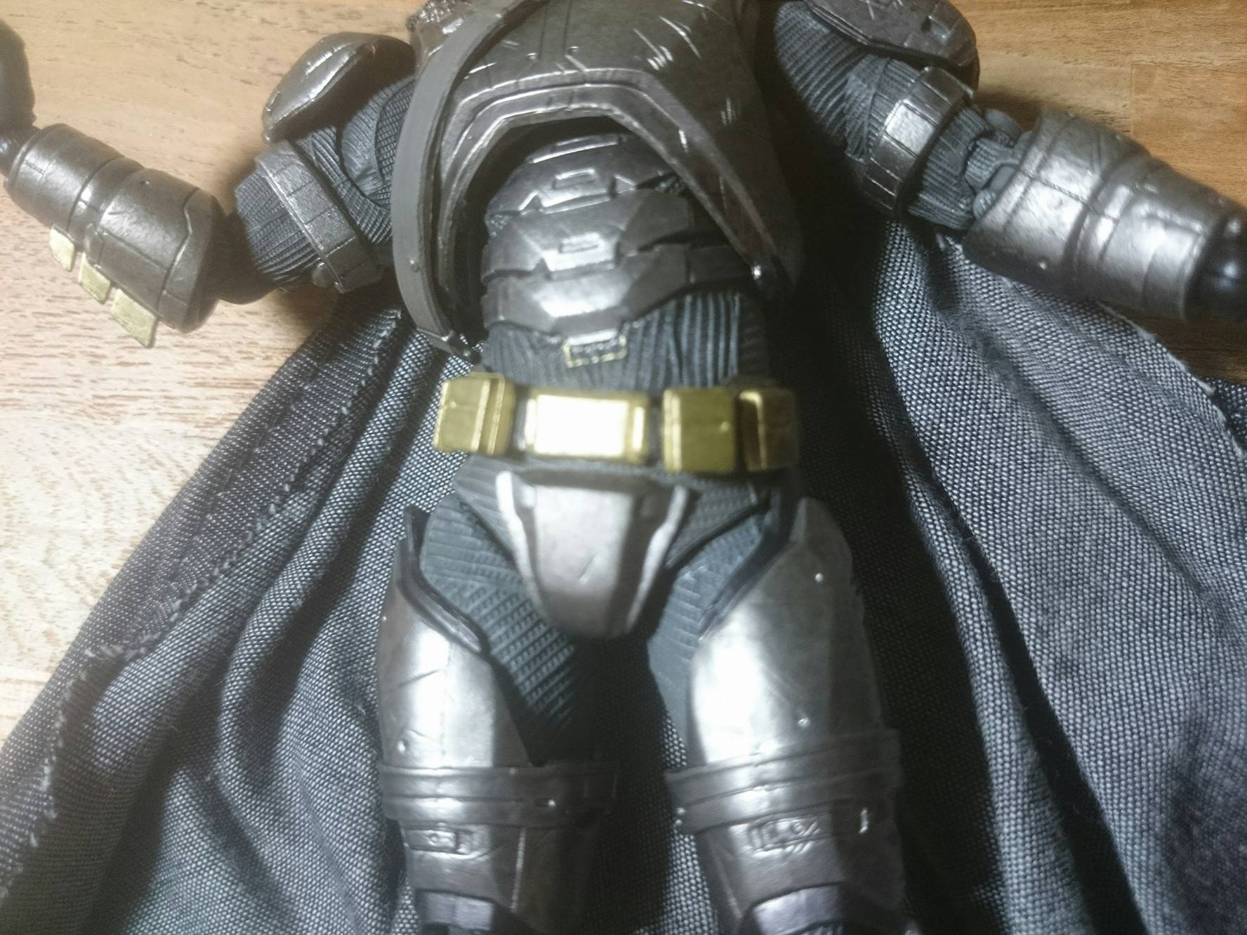 (簡單開箱) 日版 MAFEX 蝙蝠俠裝甲版 No.023 不專業分享