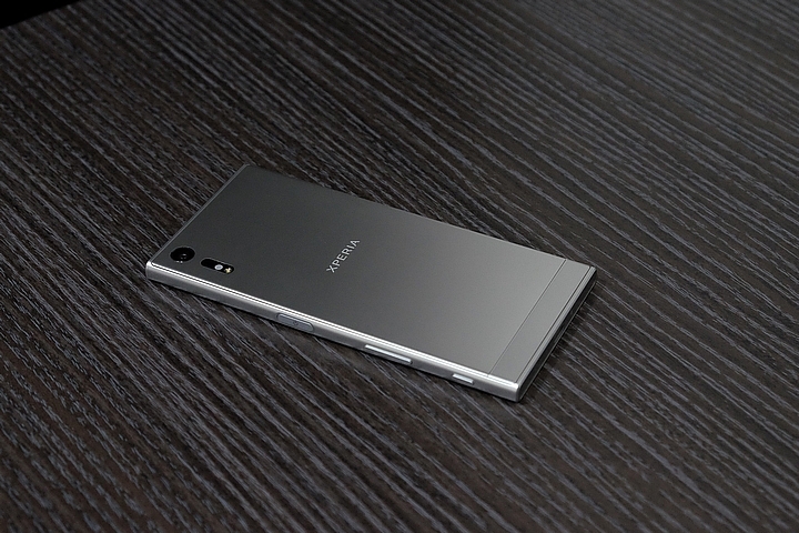 精煉鉑爵銀_SONY XZ