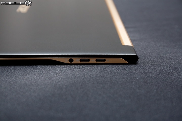 Acer Swift 7 約莫 1cm 的極致輕薄