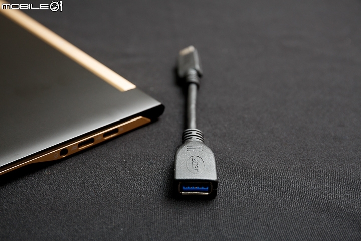Acer Swift 7 約莫 1cm 的極致輕薄