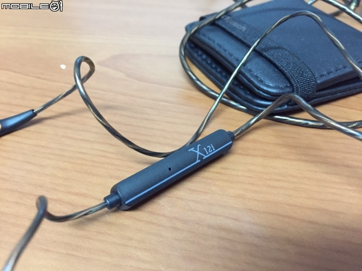 應該是01首開吧? Klipsch Reference X12i