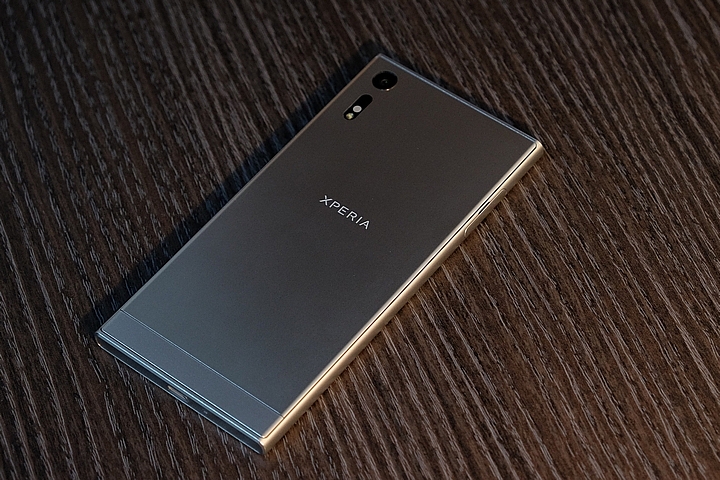 精煉鉑爵銀_SONY XZ