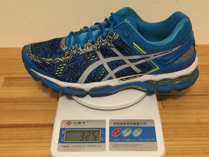 亞瑟士翔走 ASICS SKYSENSOR GLIDE 4-wide 開箱分享(附GEL-KAYANO 22比較)
