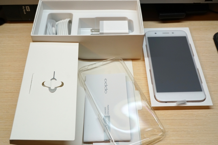 平價高水準 - OPPO A39 開箱&相機 & 美肌實測對決