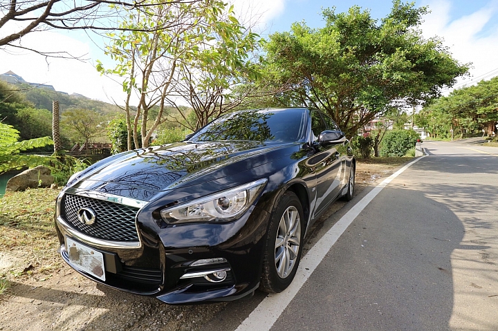 親戚換INFINTI Q50真的超帥的!