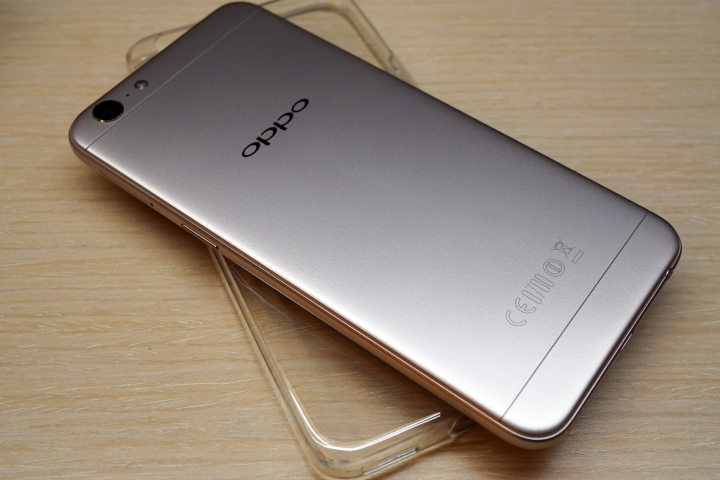 平價高水準 - OPPO A39 開箱&相機 & 美肌實測對決