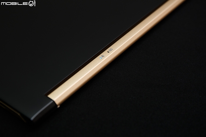 Acer Swift 7 約莫 1cm 的極致輕薄